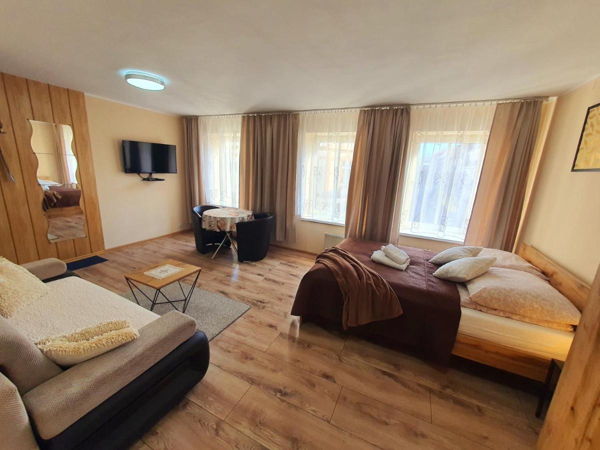 Aparthouse Apartamenty Centrum - In The City Center Near The Train Station Katowice Exterior photo