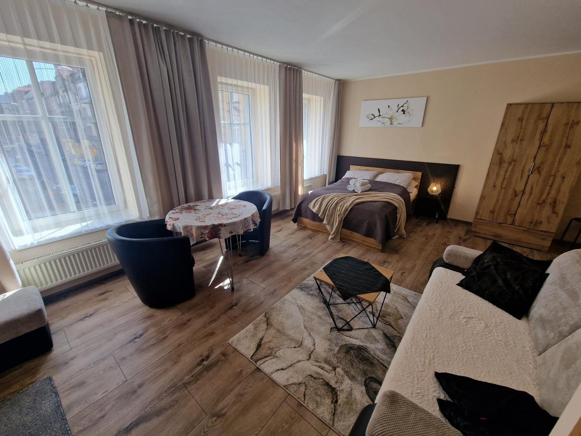 Aparthouse Apartamenty Centrum - In The City Center Near The Train Station Katowice Exterior photo